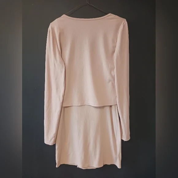 ROMWE LARGE WOMEN'S TWO PIECE LIGHT PINK SET DRESS AND LONG SLEEVE TOP INCLUDED - Picture 2 of 5